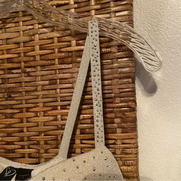 Fancy DRESS - Picture 4 of 6